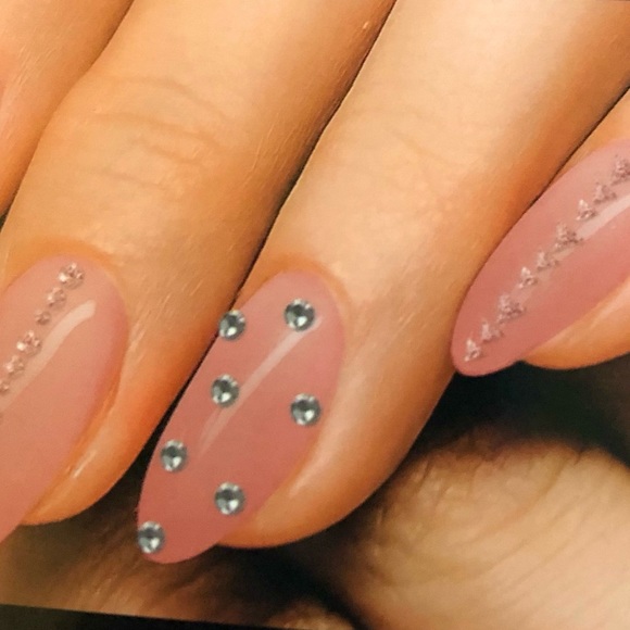 L.A. Colors Manicure Dream Artificial Nail Tip 29 Piece Set Gem Accents & Tools - Picture 2 of 11